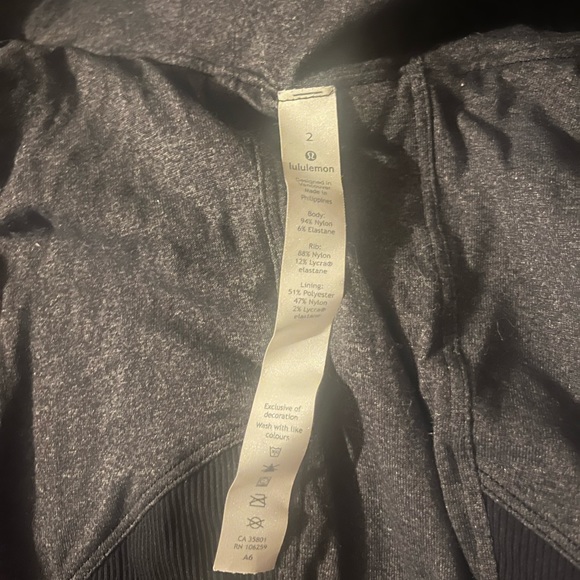 Lulu lemon zip up jacket. Size 2 - Picture 2 of 3